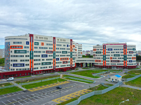 Клиника в Сургуте всё ещё не достроена. Фото © vis-group.ru