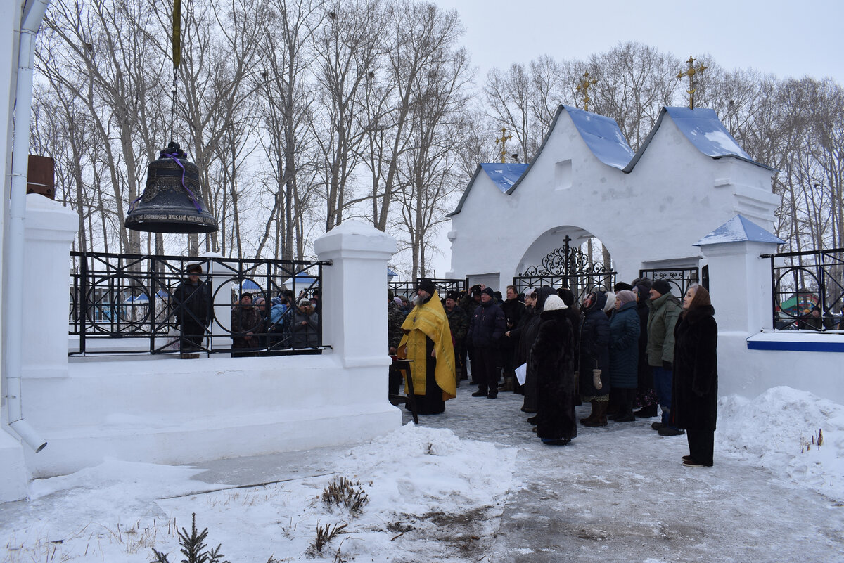 В Байкало-Кударинской церкви установили 640-килограммовый колокол, отлитый  в Ярославской области | Байкальские огни | Дзен