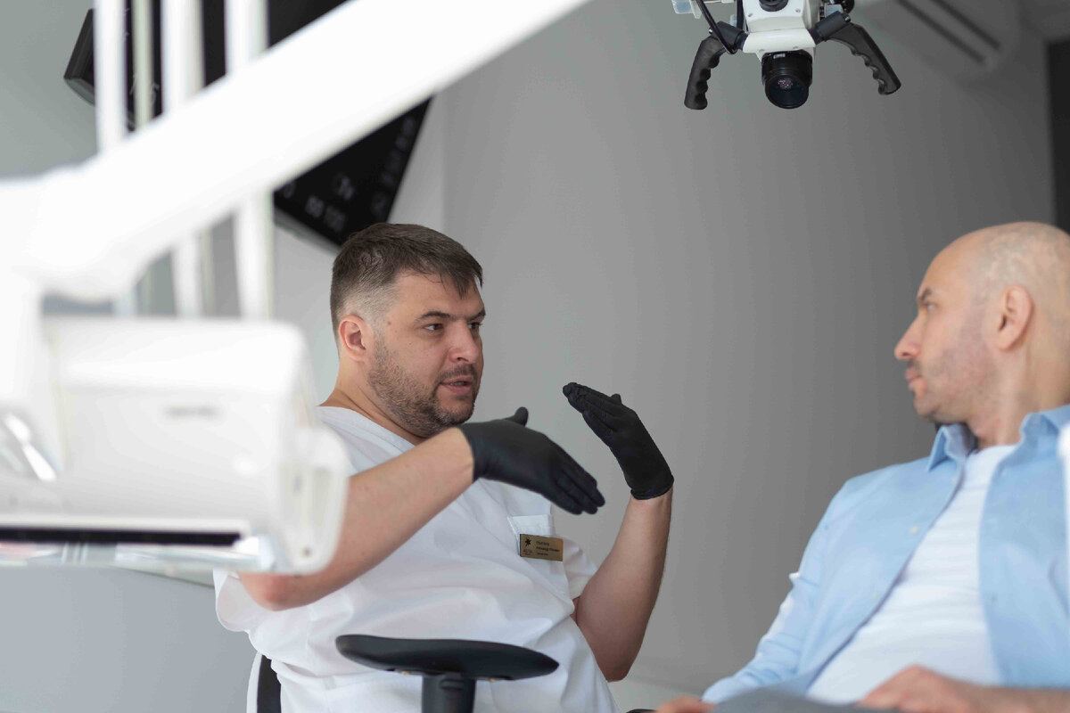 Атрофия костной ткани — противопоказание к имплантации, которое современной стоматологии решить под силу. 