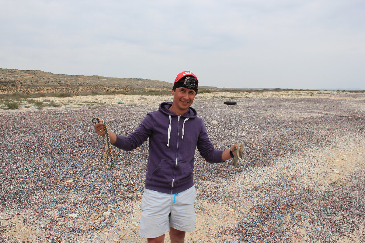 Детство прошло около науки, так как мама Родиона работала в Институте экологии Волжского бассейна РАН. Часто ходил в виварий - место содержания рептилий. Это отразилось на его будущей деятельности. 