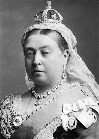 Виктория (24 мая 1819, Кенсингтон, Великобритания — 22 января 1901, Осборн-хаус, Великобритания) — королева Соединённого королевства Великобритании и Ирландии с 20 июня 1837 года и до смерти. Императрица Индии с 1 мая 1876 года (провозглашение в Индии — 1 января 1877 года).