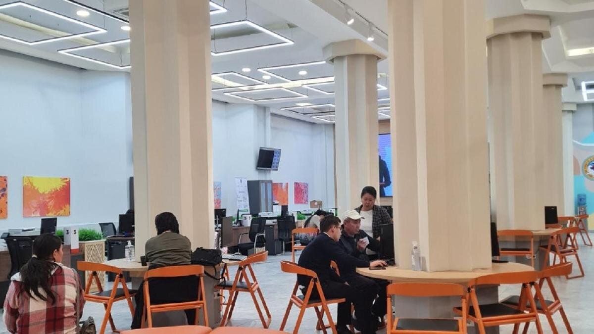    Люди в Центре занятости:facebook.com/cznalmaty