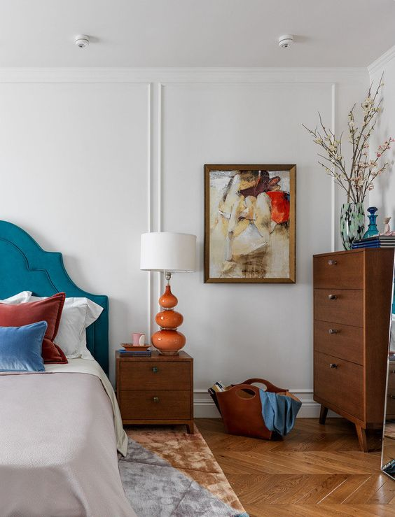 Сочетание антикварных и современных предметов в одном интерьере - тренд на долгие годы.