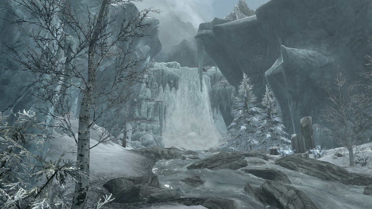 Водопад сразу после выхода из портала