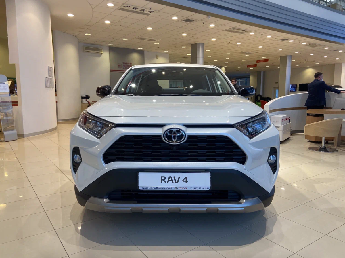 Toyota RAV4: в чем преимущества новых комплектаций, которые поступят на  рынок РФ из Китая? | КЛЮЧАВТО | Дзен