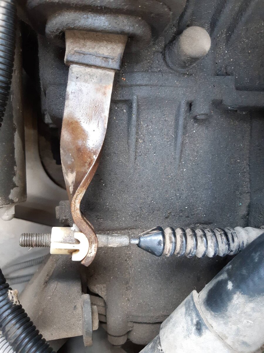 Исправный трос сцепления.