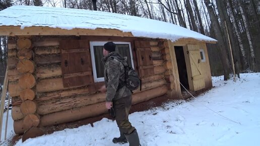 ОДНА Ночь в бревенчатой хижине в диком лесу. Спрятал в старый дом пчел от медведя