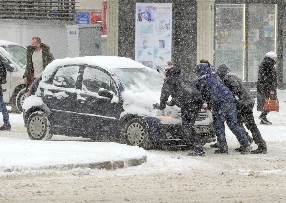    Состояние машины зависит не столько от температуры за окном, сколько от ее возраста. Чем старше, тем тяжелее она переносит зиму. Виктор ДРАЧЕВ