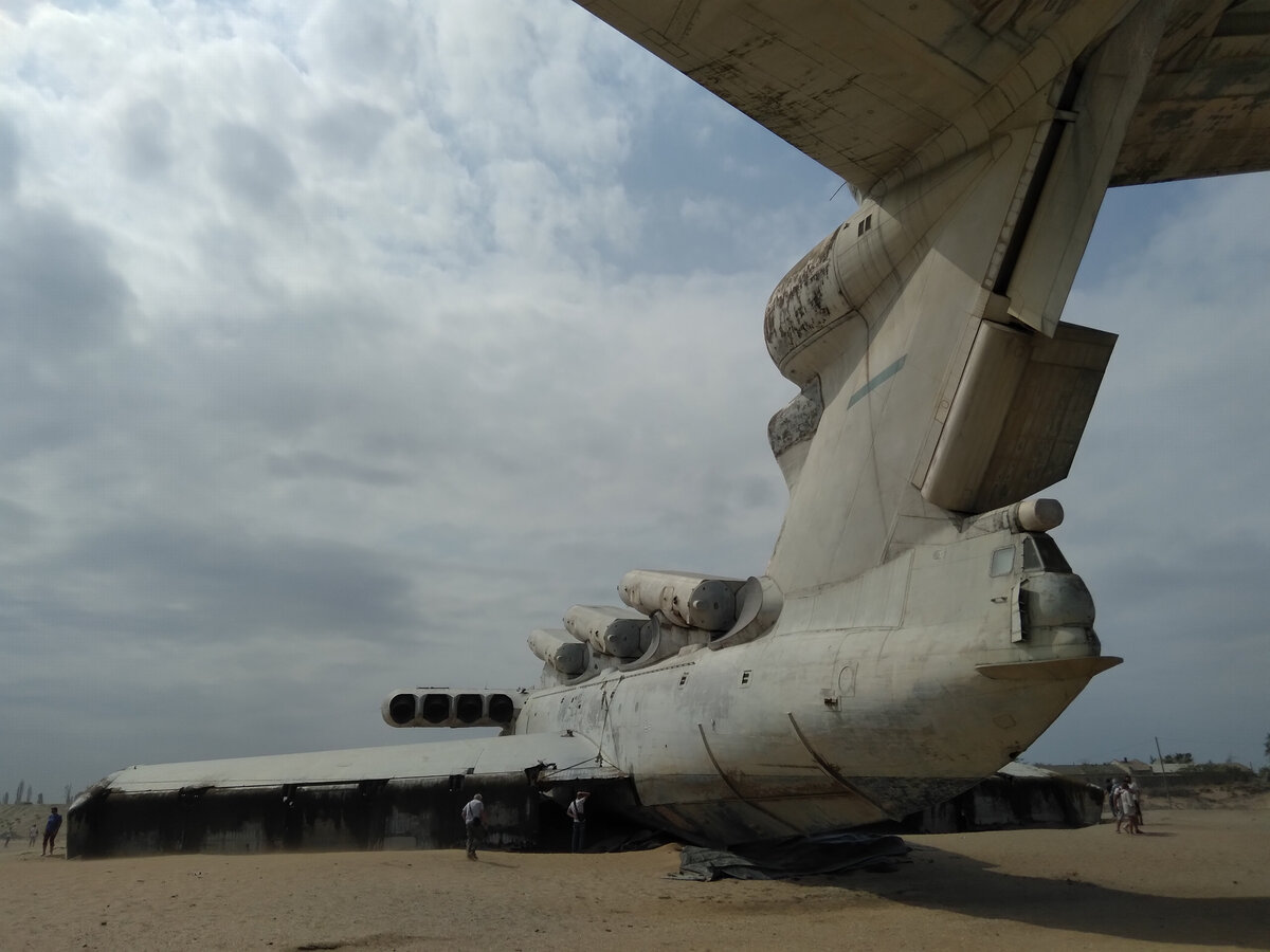 Лунь экраноплан в дербенте. Экраноплан лунь в дагестане. Лунь экраноплан в дербенте. Лунь в дагестане что это. Экраноплан лунь дербент 2020.