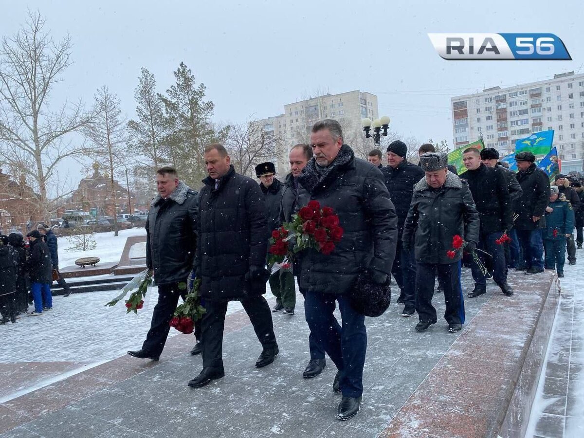  📷    В Оренбурге почтили память воинов-интернационалистов Андрей Севостьянов