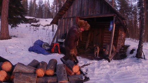 РАСПОЛОЖИЛИСЬ В ТАЁЖНОЙ ИЗБЕ. ОТПРАВИЛИСЬ НА РЫБАЛКУ НА ДИКОЕ ОЗЕРО. ТАЁЖНАЯ РЫБАЛКА. В ЭТИХ МЕСТАХ ДАВНО НИКОГО НЕ БЫЛО.