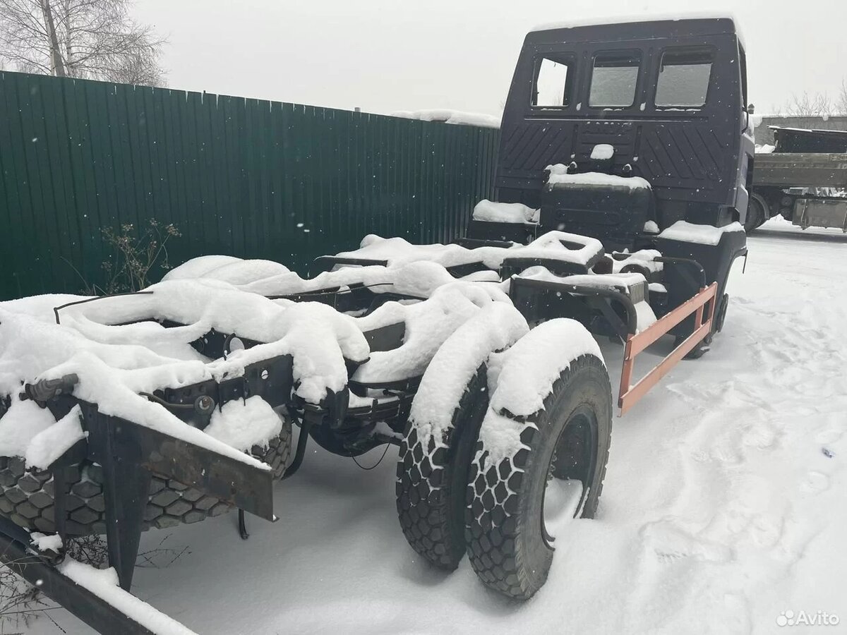 На продажу выставили единственный в своём роде грузовик ЗИЛ с кабиной над  двигателем | Все о грузовиках – Trucksplanet | Дзен