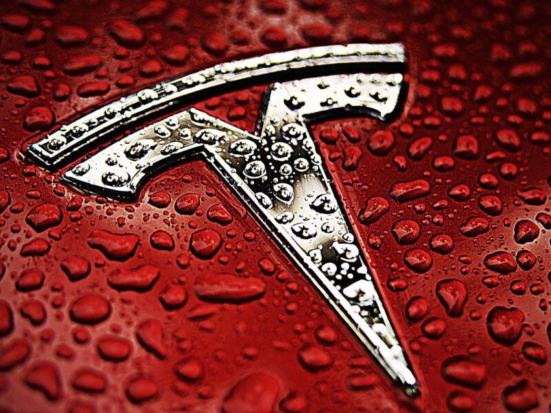    Инсайды #2972: новая Tesla, Motorola Razr 2023 и realme GT3