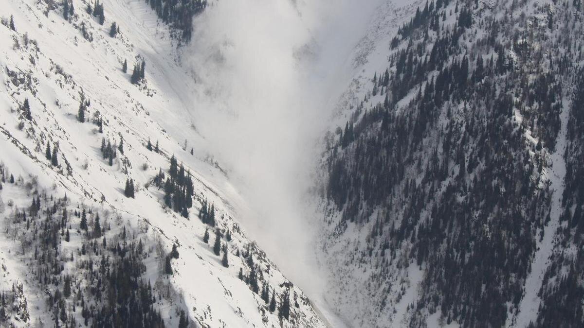    Сход лавины:ДЧС Алматинской области