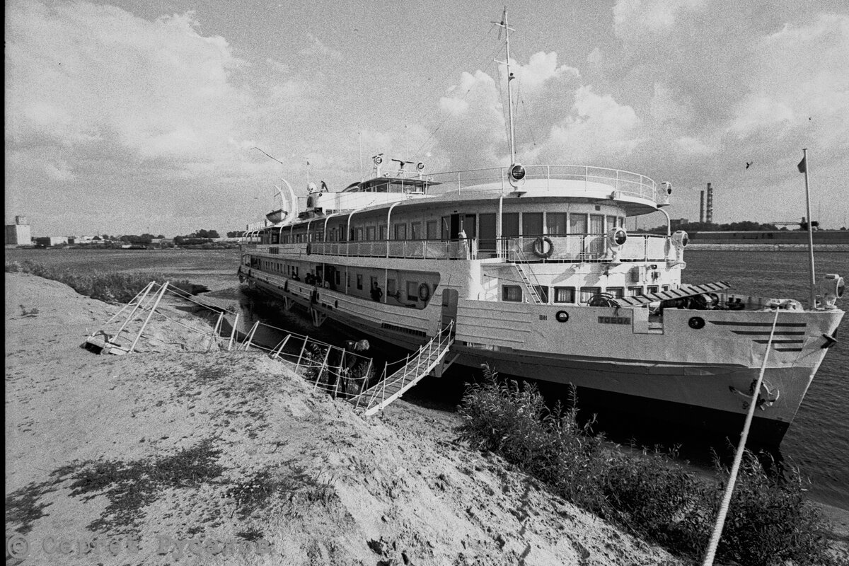 теплоход Тобол