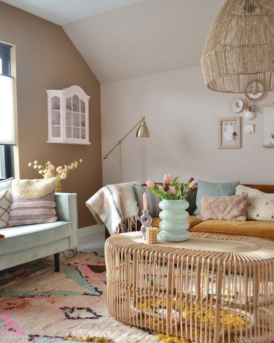    Соцсети блогера fromsoofwithlove