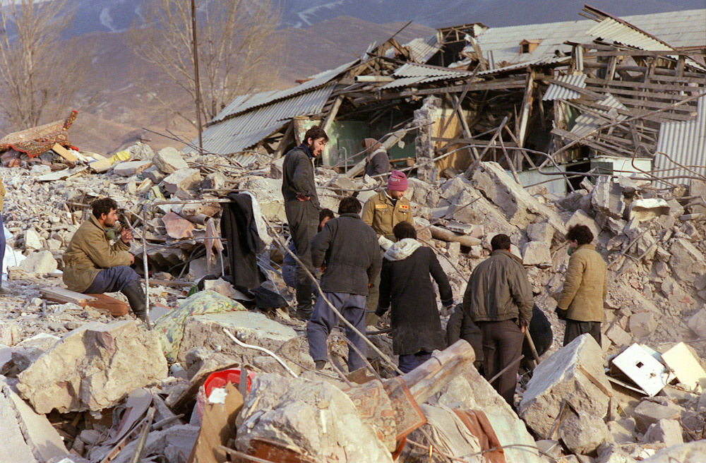 Спитак и ленинакан землетрясение. Спитак землетрясение 1988. Спитакская трагедия Армения 1988. Ленинакан землетрясение 1988.