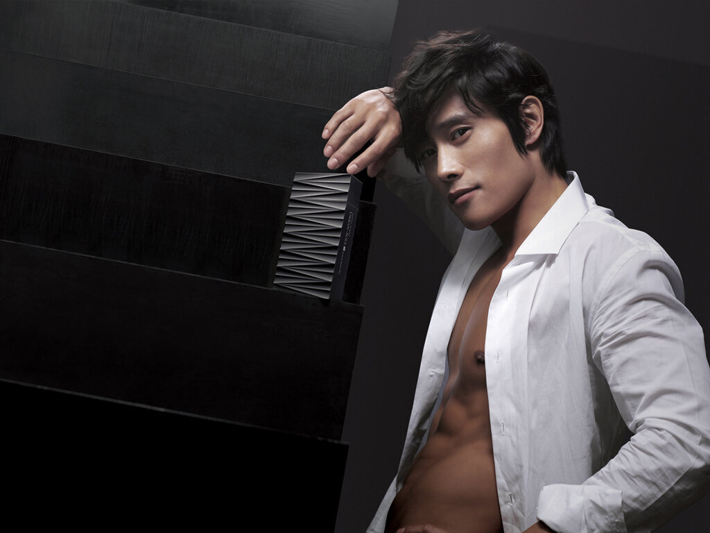 Актёр и певец Ли Бён Хон