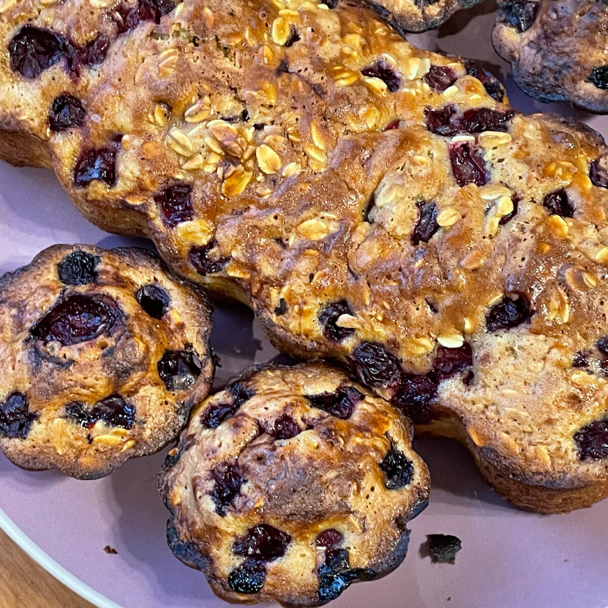 Пирог с вишней и овсянкой