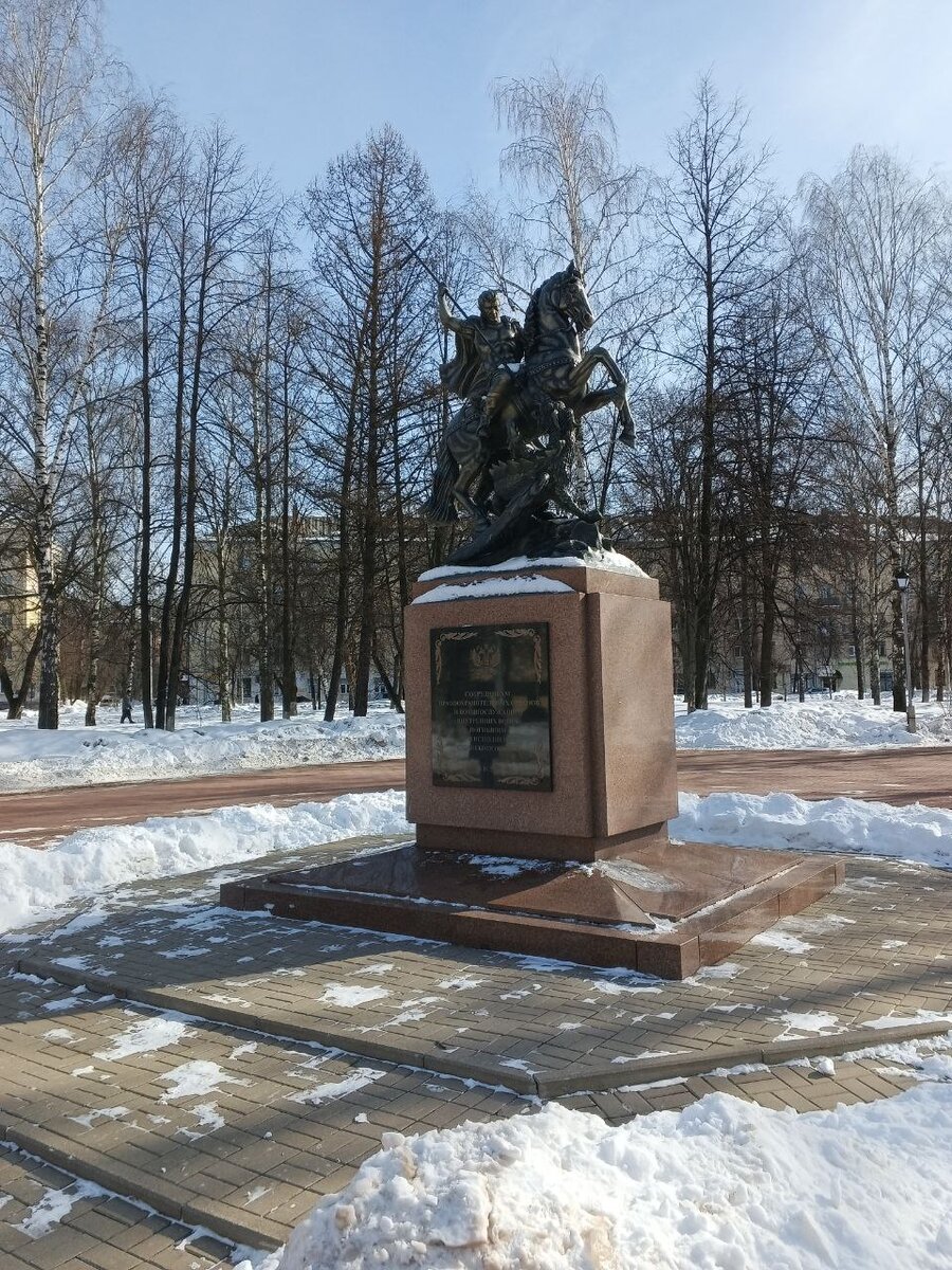 Памятник сотрудникам правоохранительных органов и военнослужащим внутренних войск