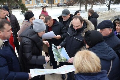    Глава городского округа Ступино Сергей Мужальских рассказывает о планируемом благоустройстве пешеходной зоны на улице Андропова ©