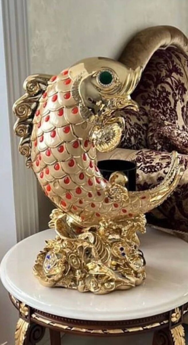 Сразу видно, что человек уважает русскую культуру и особенно трепетно - сказки Пушкина