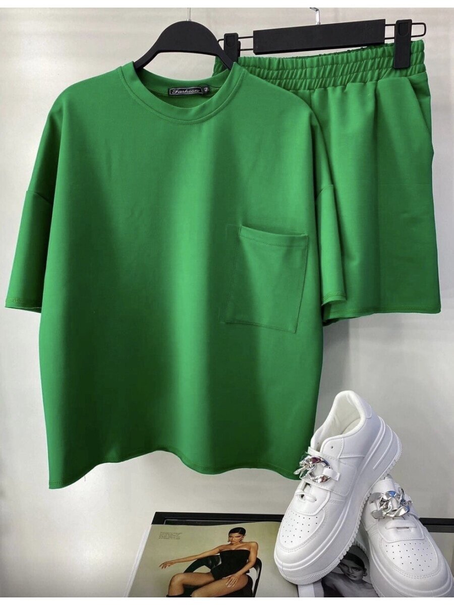 Костюм представлен в :зеленом,черном,белом,и красном цветах.
Артикул: 83645097 