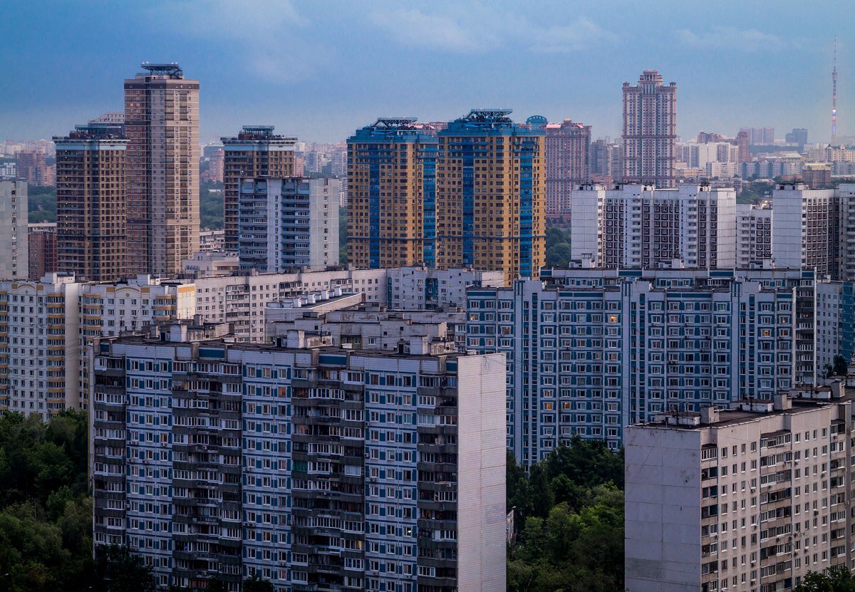 Районные города москвы. Лефортово спальный район. Спальный район Москвы. Южное Тушино высотки. Окраина Москвы.