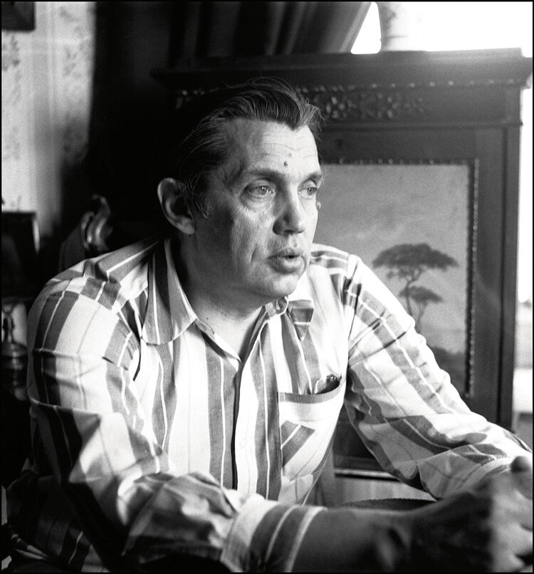 Роберт Рождественский