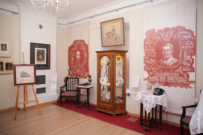    Выставка "Доктор русской истории" работает в доме-музее Ивана Милютина. Ее приурочили к 160-летию со дня рождения Николая Чечулина, уроженца Череповца, историка, первого биографа Милютина, члена-корреспондента РАН.