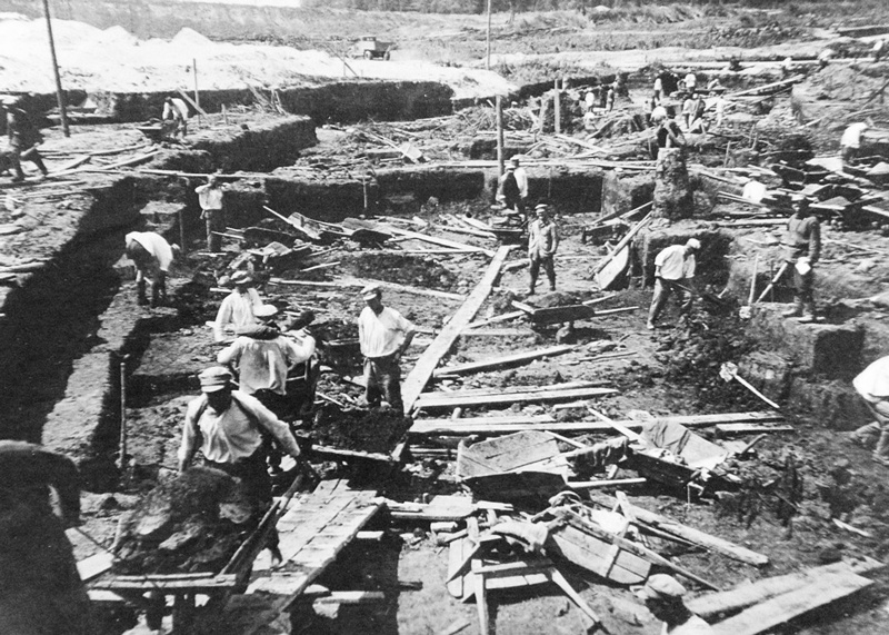 Строительство канала Москва-Волга.