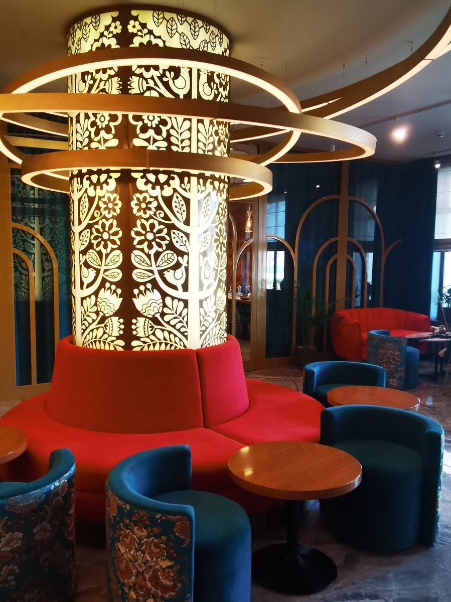 Холл первого этажа