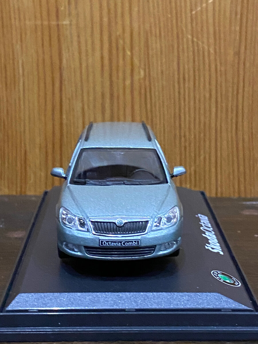 Skoda Octavia A5 Combi FL в масштабе 1:43 от Abrex | Масштабный тест-драйв  | Дзен