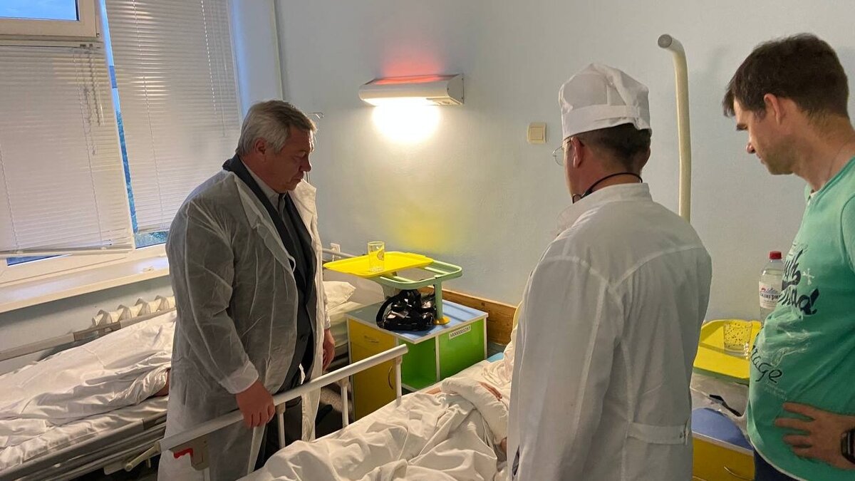     В Ростове-на-Дону при падении трибун на Гребном канале «Дон» пострадали 26 человек, сообщил губернатор Василий Голубев.