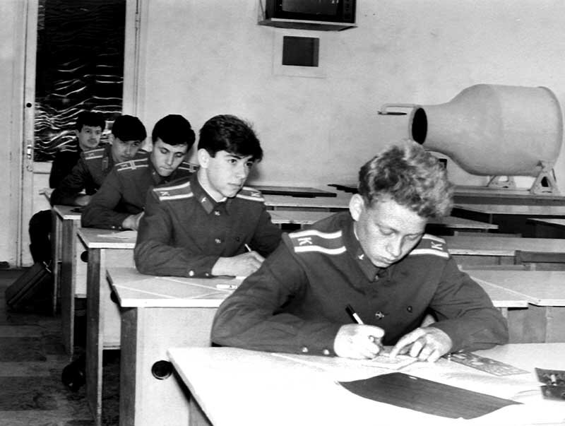 летные училища советского союза. иркутское авиационное техническое училище гражданской авиации. генерал дронов сергей владимирович. выпуск евваул 1986. училища гражданской авиации в ссср.