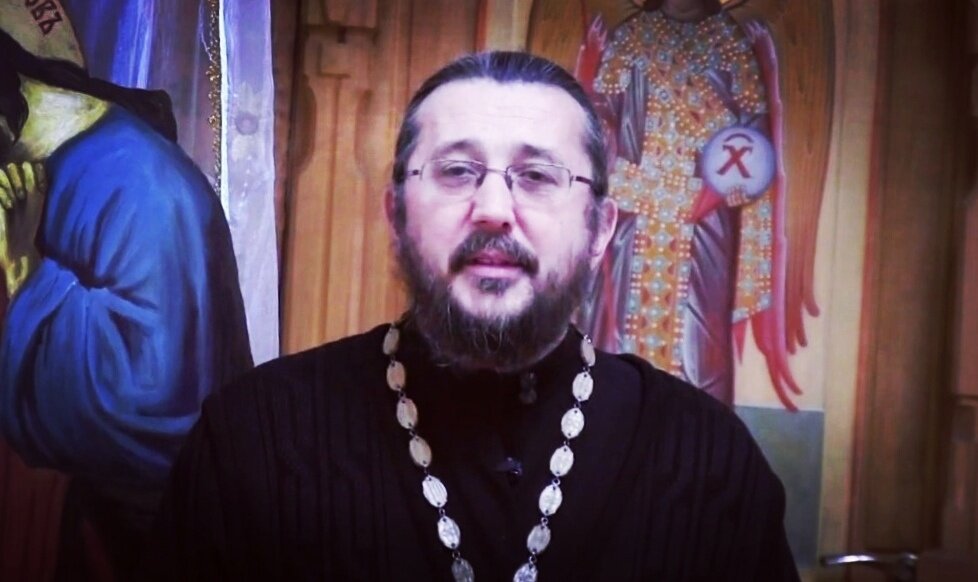 Игорь Сильченков — иерей, проповедник, просветитель, миссионер, настоятель Храма Покрова Пресвятой Богородицы (с. Рыбачье, г. Алушта).