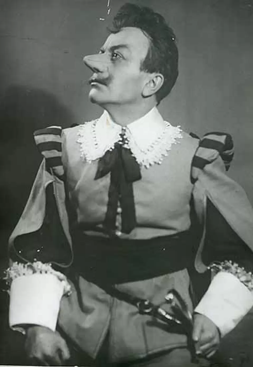 Р.Н. Симонов в одной из лучших своих театральных работ - в рСирано де Бержерака