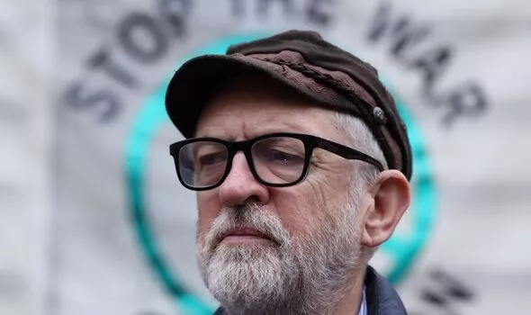 Бывший лидер британских лейбористов, марксист Джереми Корбин — лидер коалиции «Остановить войну». 