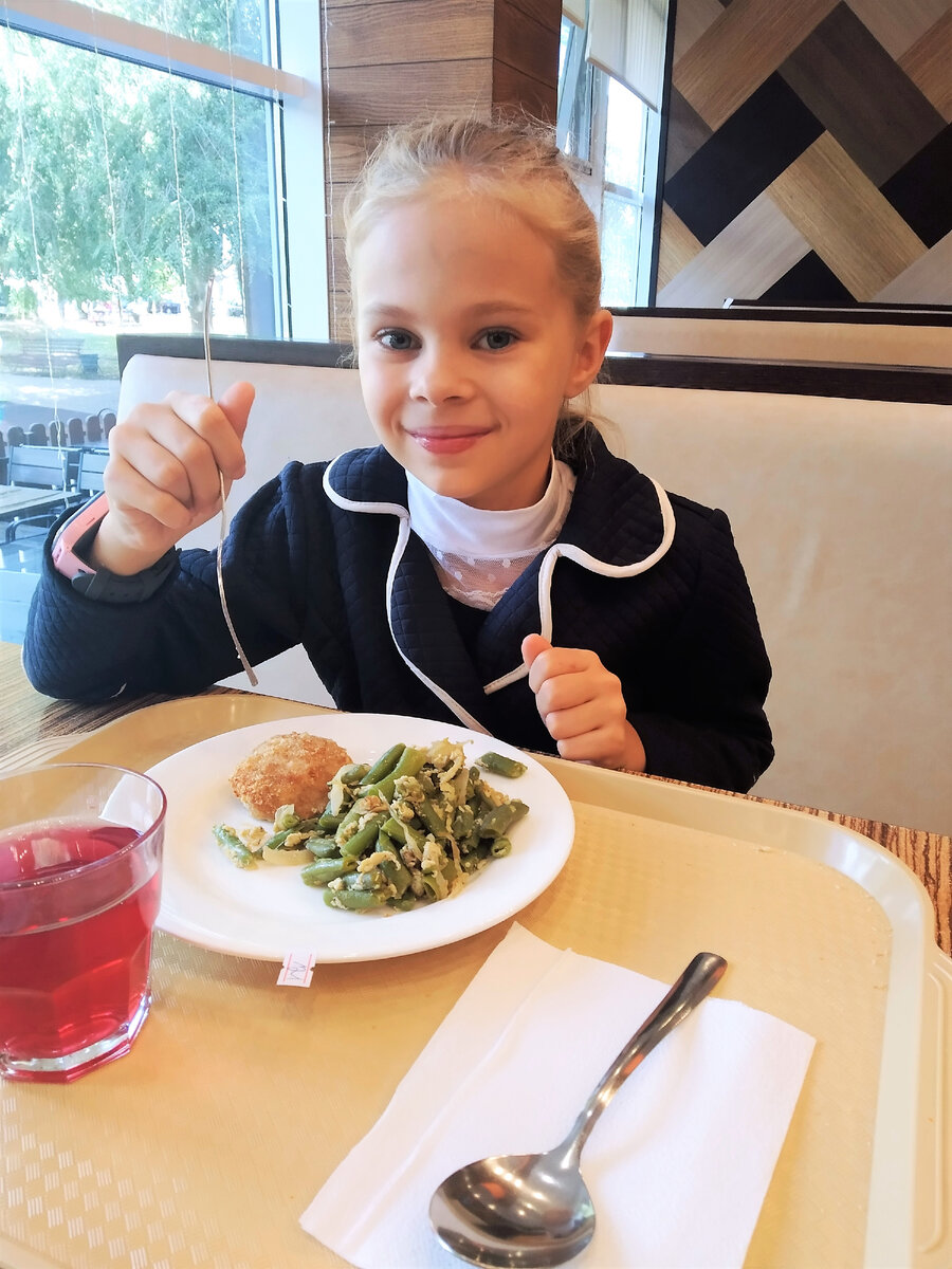 Обед в кафе