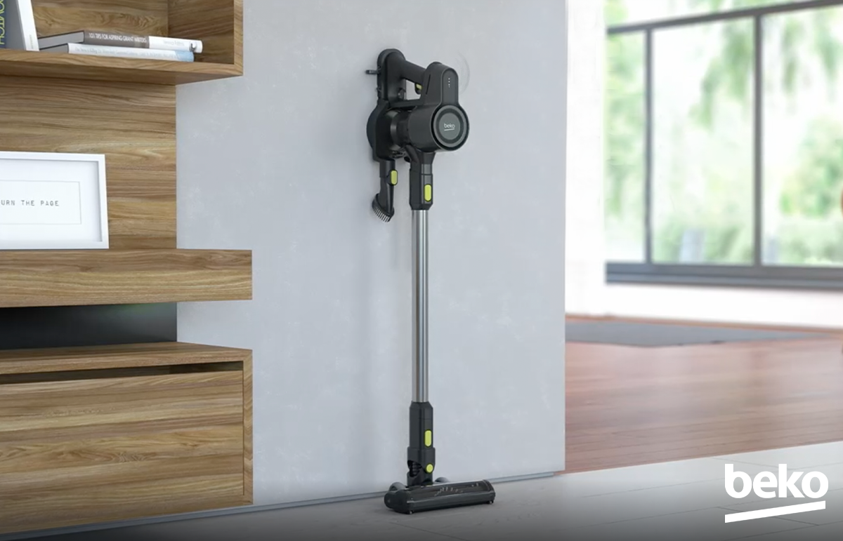 Вертикальный пылесос Beko VRT51225VB легко справится с ежедневной уборкой и не займет много места 
