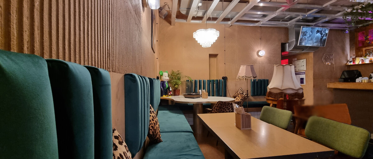 "#Бреd Пить", интерьер