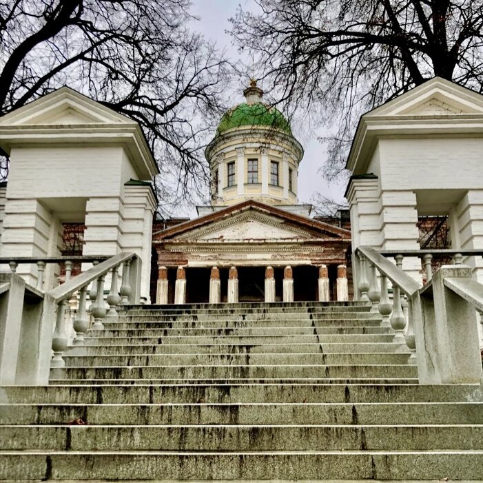 Храм Троицы Живоначальной в Яхроме (фото автора) 