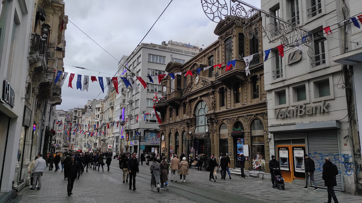 Красивое здание на улице Истикляль в Стамбуле. Фото: Кирилл Полиенко/Polienko: путешествуем вдвоём