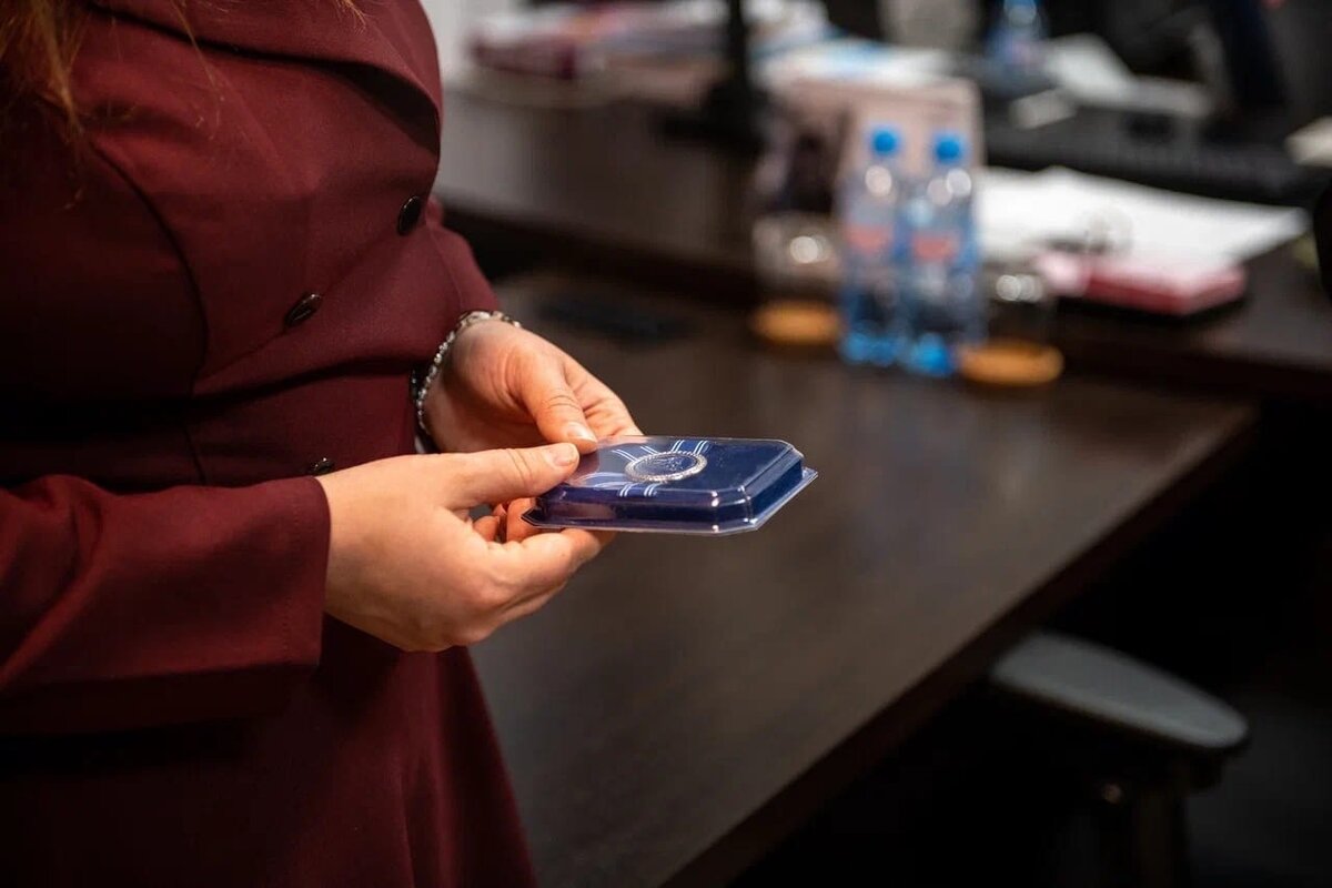    В ЯНАО концертмейстера Юлию Веревкину наградили знаком «Посол культуры»