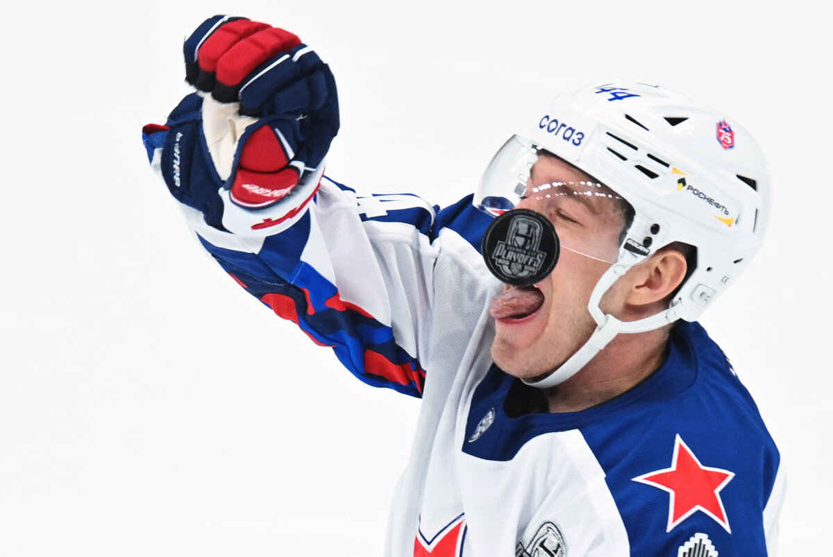    Хоккеист ЦСКА Даррен Диц в матче плей-офф Кубка Гагарина с «Динамо» / РИА Новости