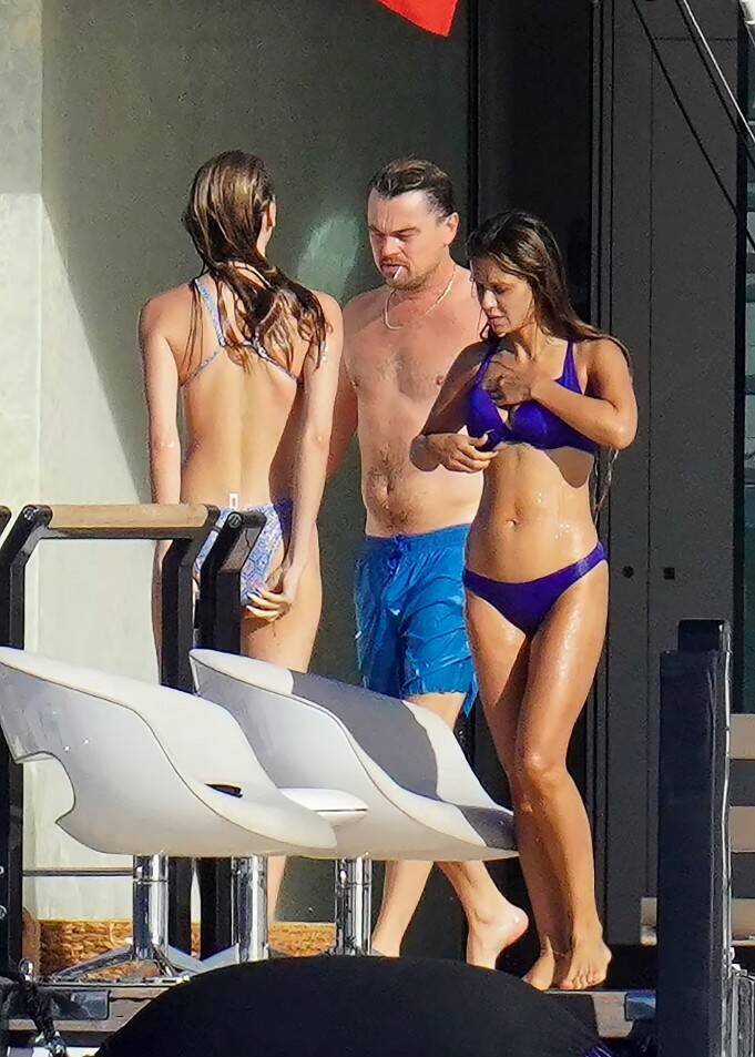    Леонардо ДиКаприо поймали на яхте в компании моделейСоцсети