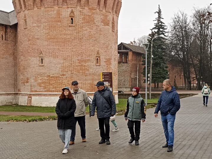 места прогулок в смоленске. смоленск пешком. сквер памяти героев смоленск. успенский собор смоленск зима. смоленск набережная днепра.
