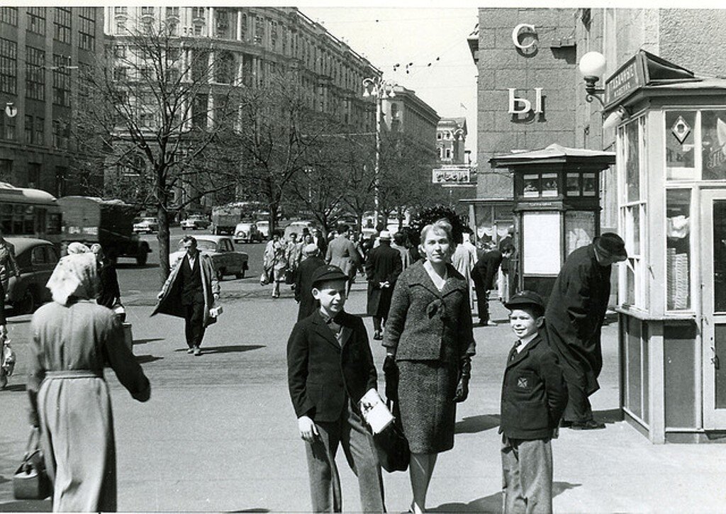 Ссср в конце 1960. Улица Горького в Москве 1960 г. Улица Горького в 1980. 1980-Е годы в СССР. Старые уличные СССР.