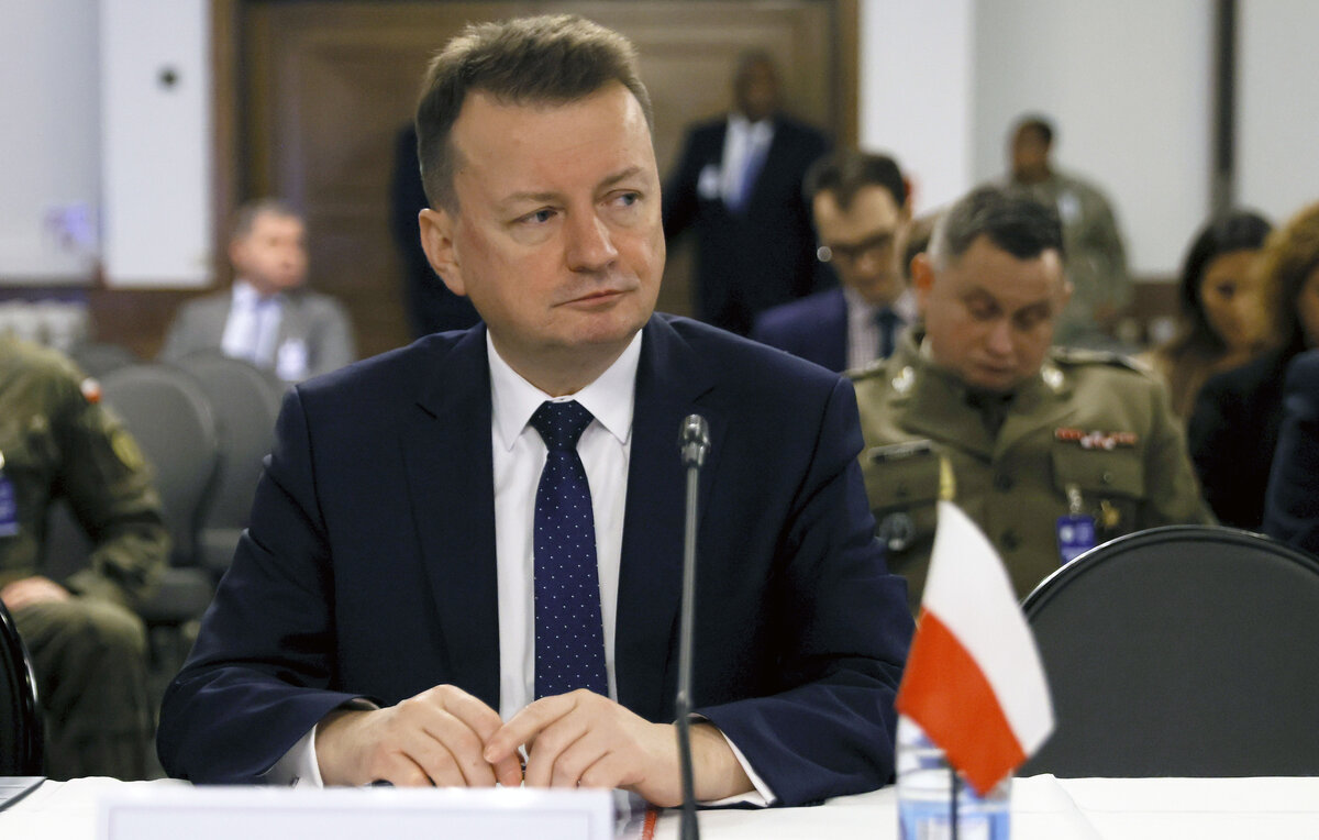    Глава Минобороны Польши Мариуш Блащак  EPA-EFE/RONALD WITTEK