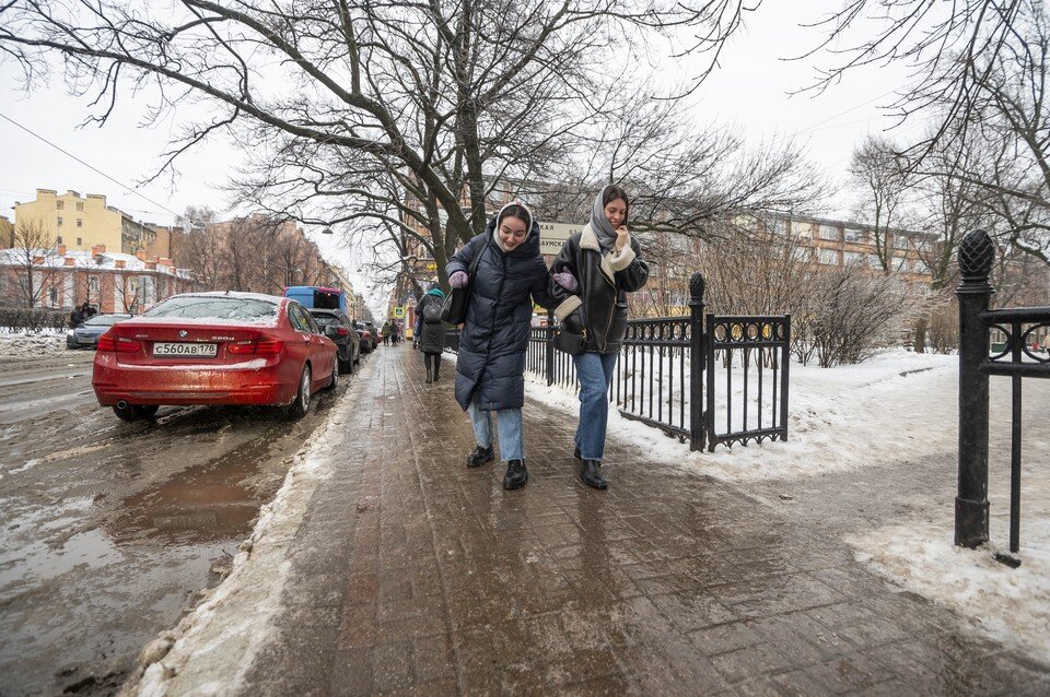     Дорожники больше внимания уделяют ликвидации скользкости  ПЫХАЛОВА Юлия (архив)